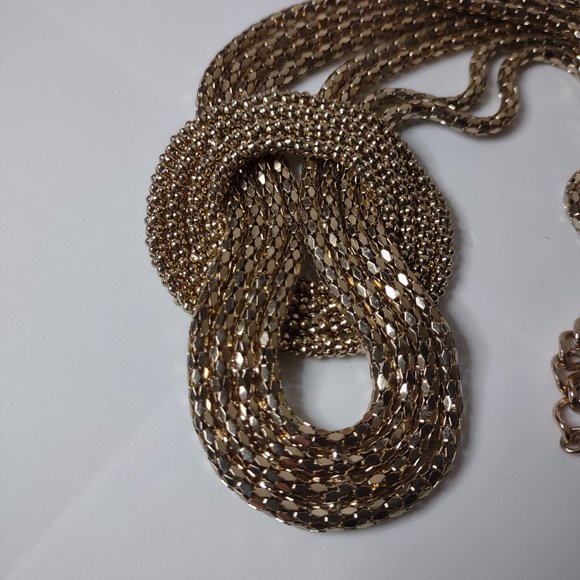 Cute Lightweight Gold Tone Knot Necklace Adjustable 15.5 To 18 Inches Long - Picture 9 of 13